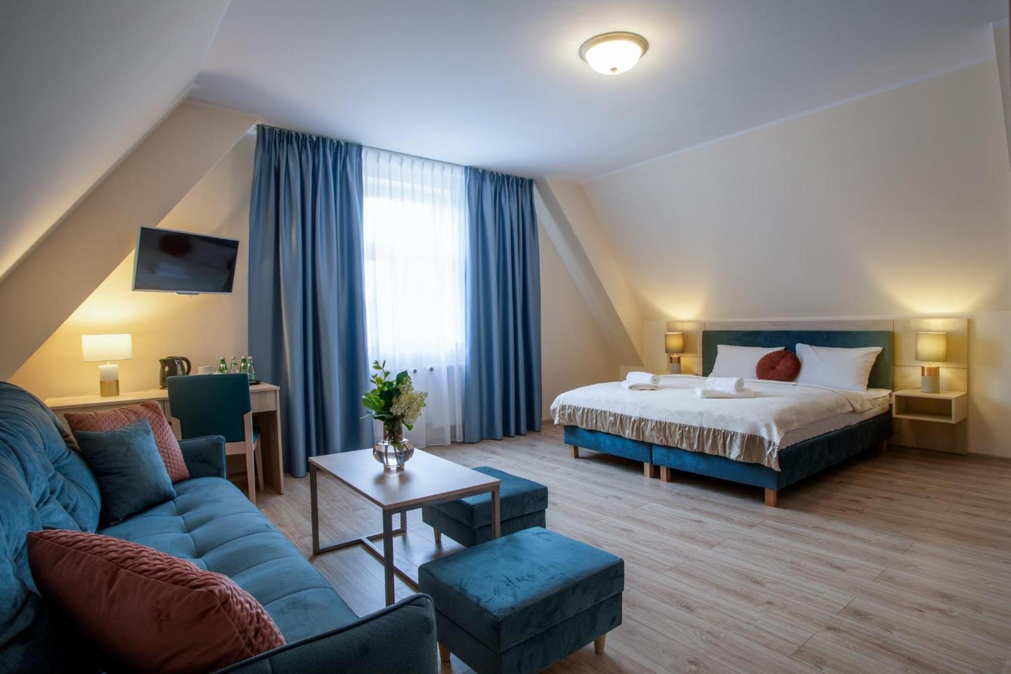 Polonia Hotel กูโดวาสโดรยจ์ ภายนอก รูปภาพ