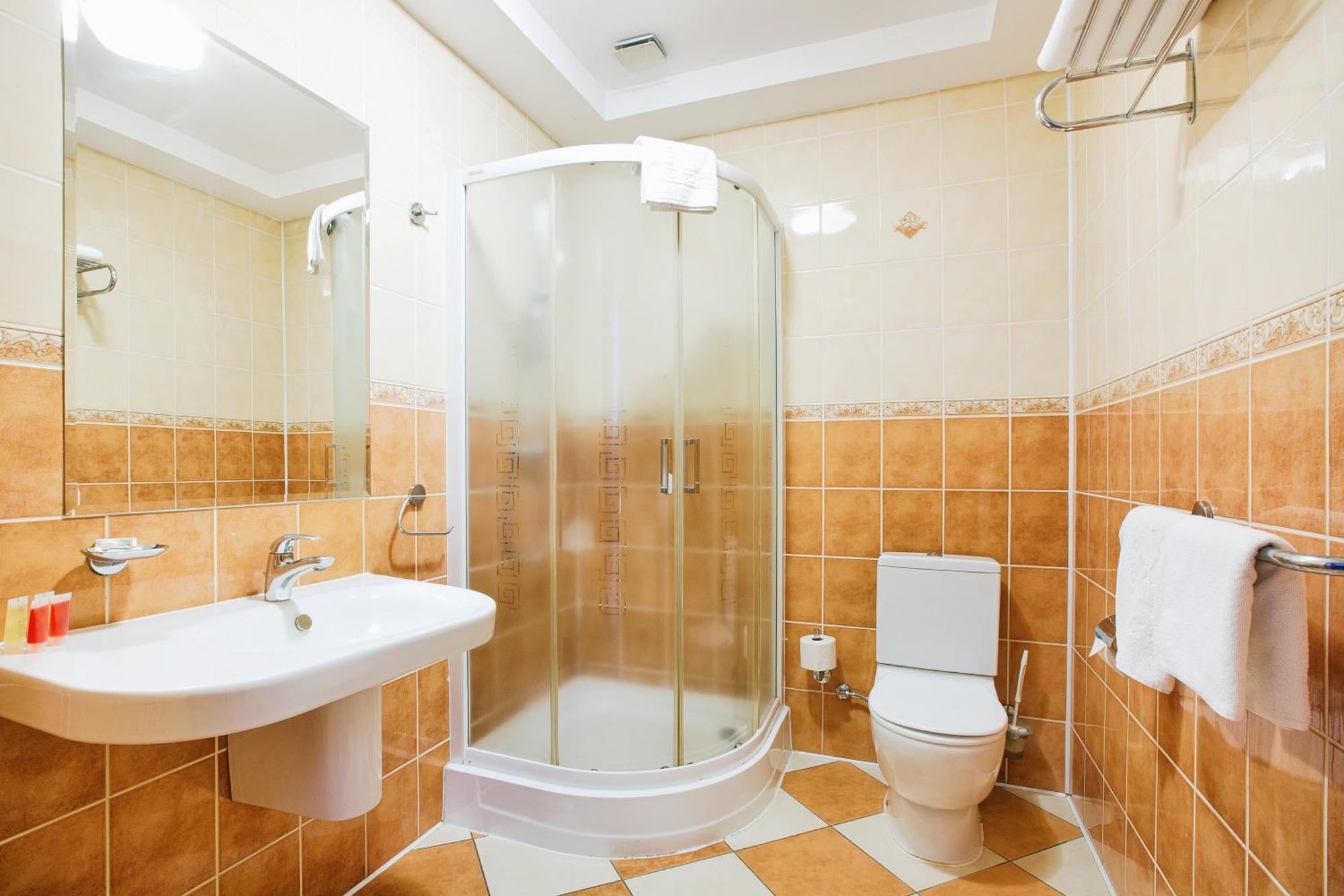 Polonia Hotel กูโดวาสโดรยจ์ ภายนอก รูปภาพ