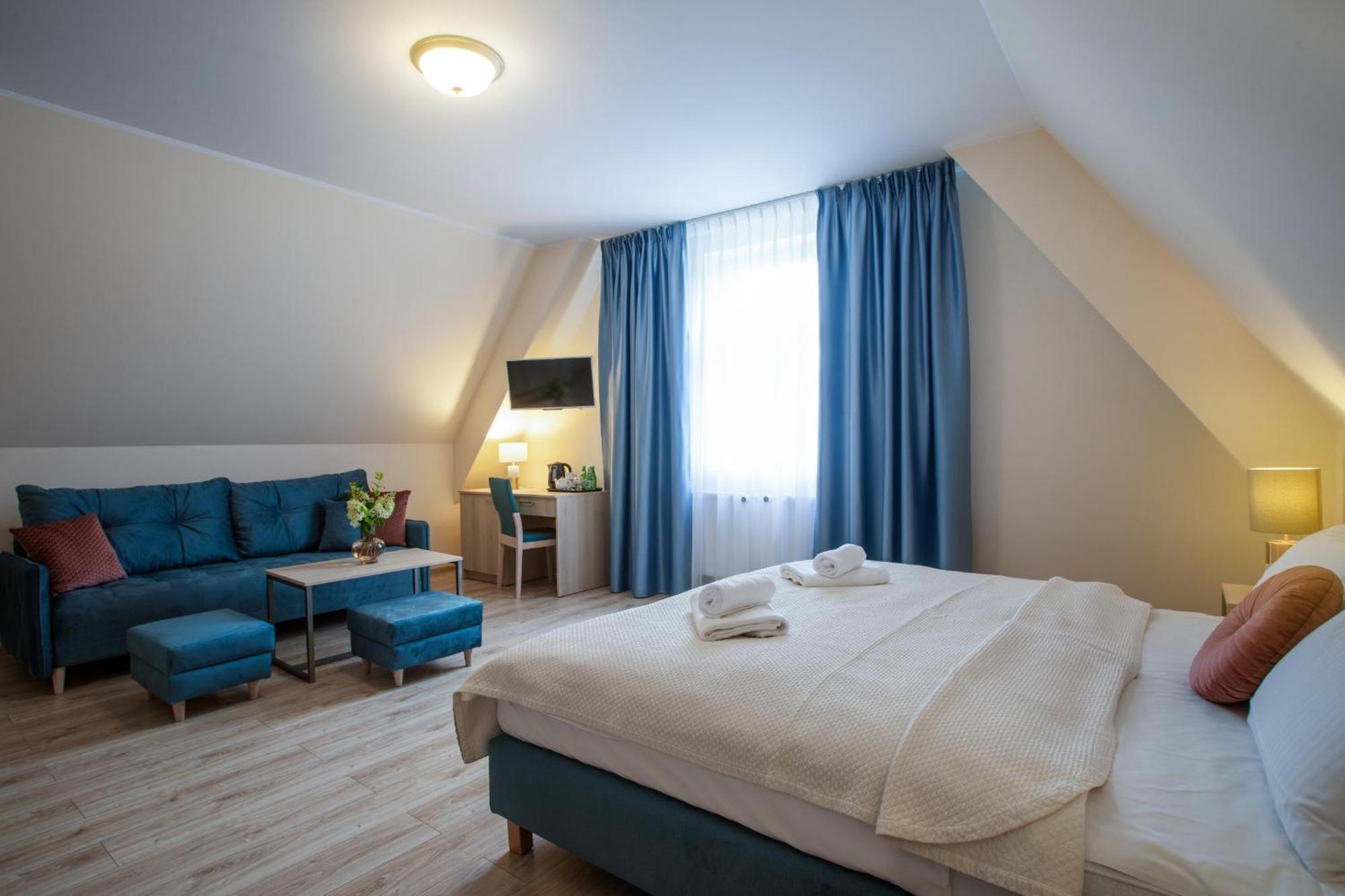 Polonia Hotel กูโดวาสโดรยจ์ ภายนอก รูปภาพ