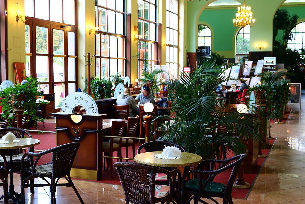 Polonia Hotel กูโดวาสโดรยจ์ ภายนอก รูปภาพ