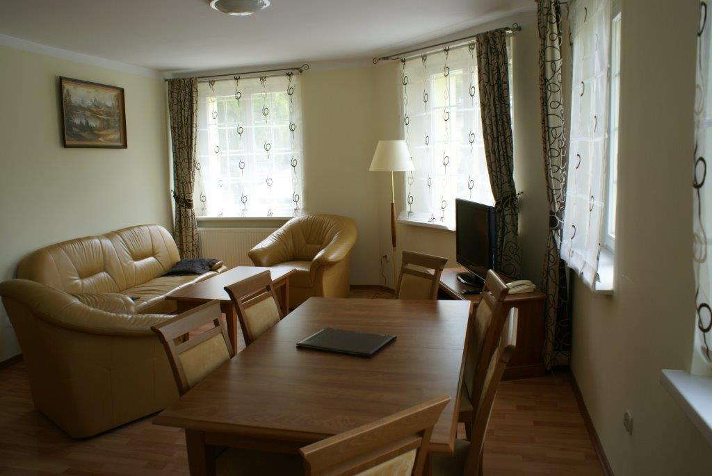 Polonia Hotel กูโดวาสโดรยจ์ ภายนอก รูปภาพ