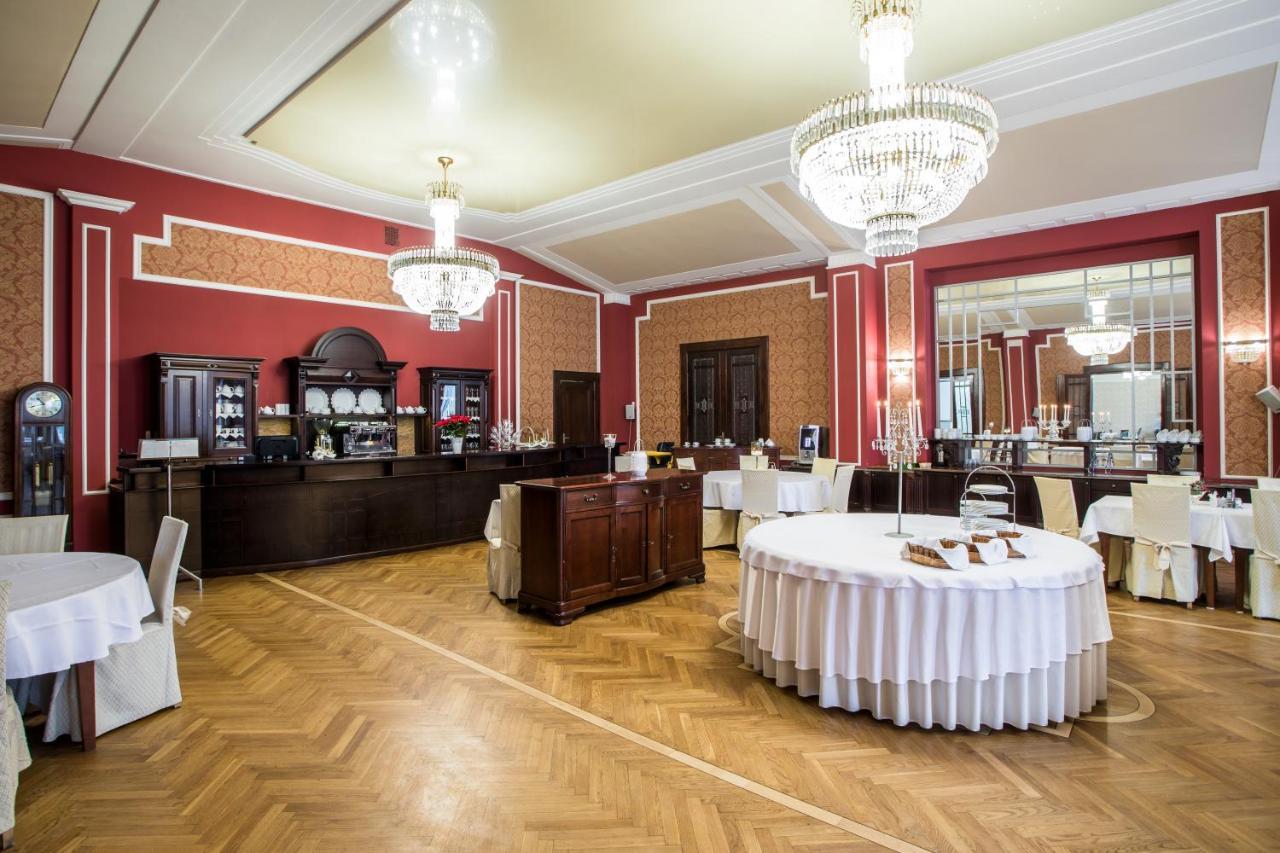 Polonia Hotel กูโดวาสโดรยจ์ ภายนอก รูปภาพ